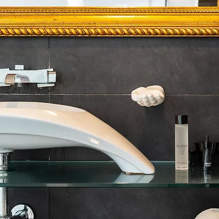 The Boutique - Iconic In Galleria Duomo With Private Parking Apartament *
